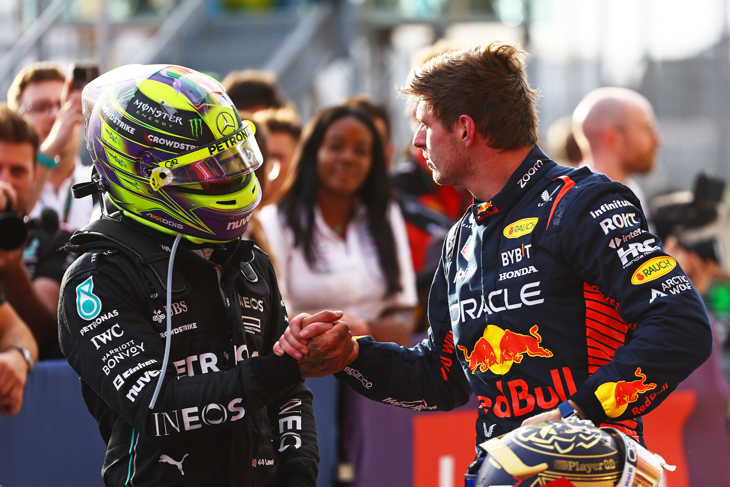 Verstappen prevé relación “un poco extraña” entre  Hamilton y Mercedes en la F1 2024