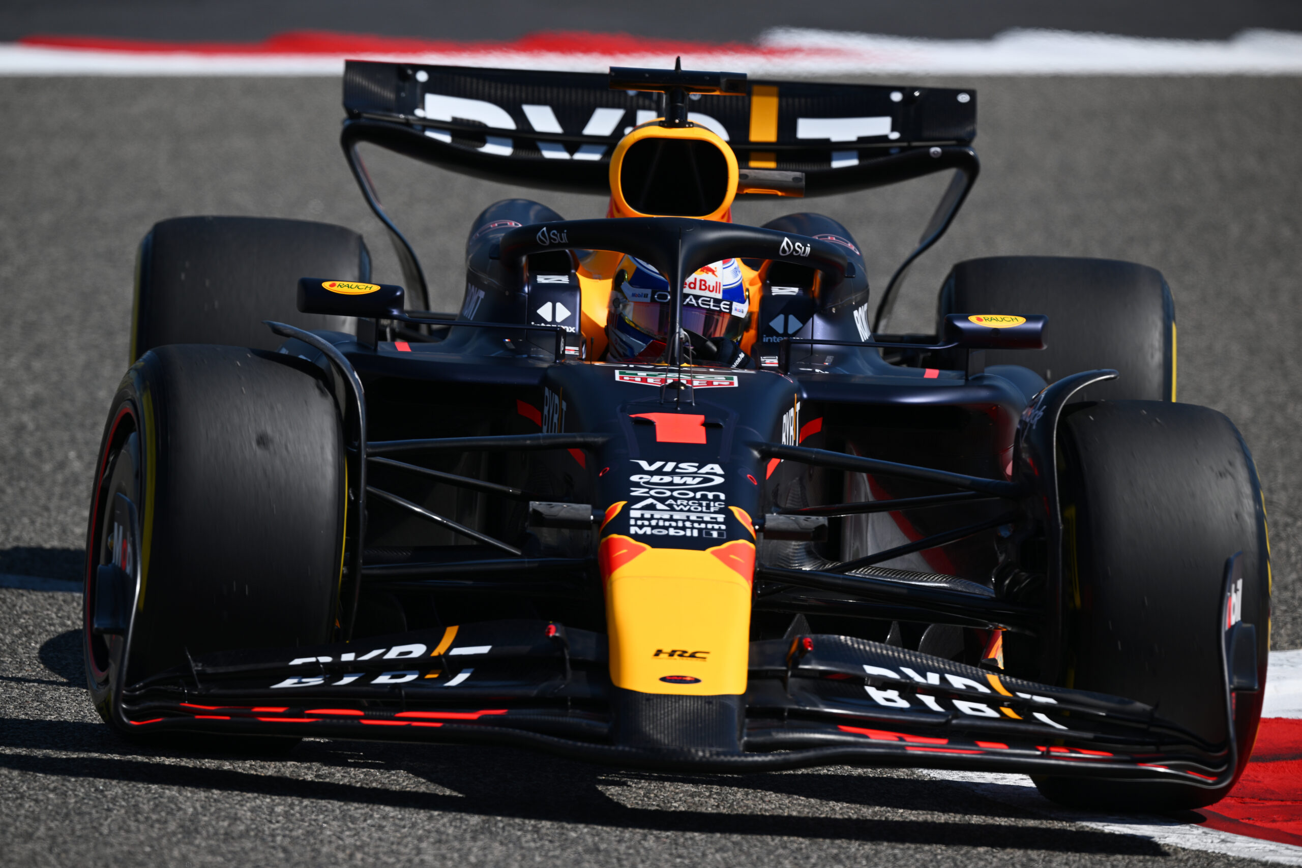 Verstappen elogia el concepto del RB20 en la F1 2024: “Para nada conservador”