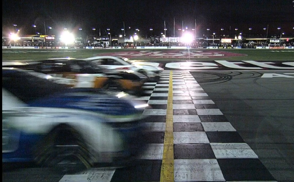 Suárez vence a Blaney y Busch en final de ‘photo finish’ en la carrera de Nascar en Atlanta