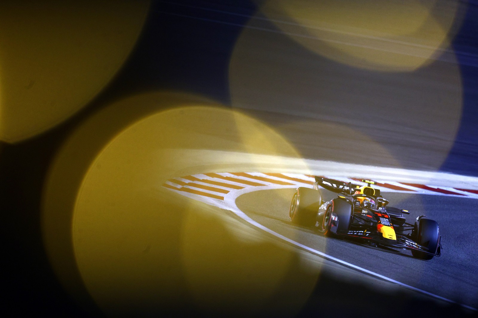 Red Bull se pronostica con un mejor ritmo de carrera en Bahrein: “Va a estar apretado”