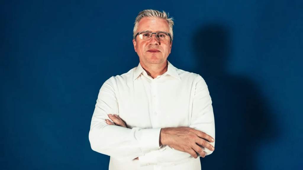 Nuevo director detalla problema de cultura y critica que “todo llega atrasado” en Williams