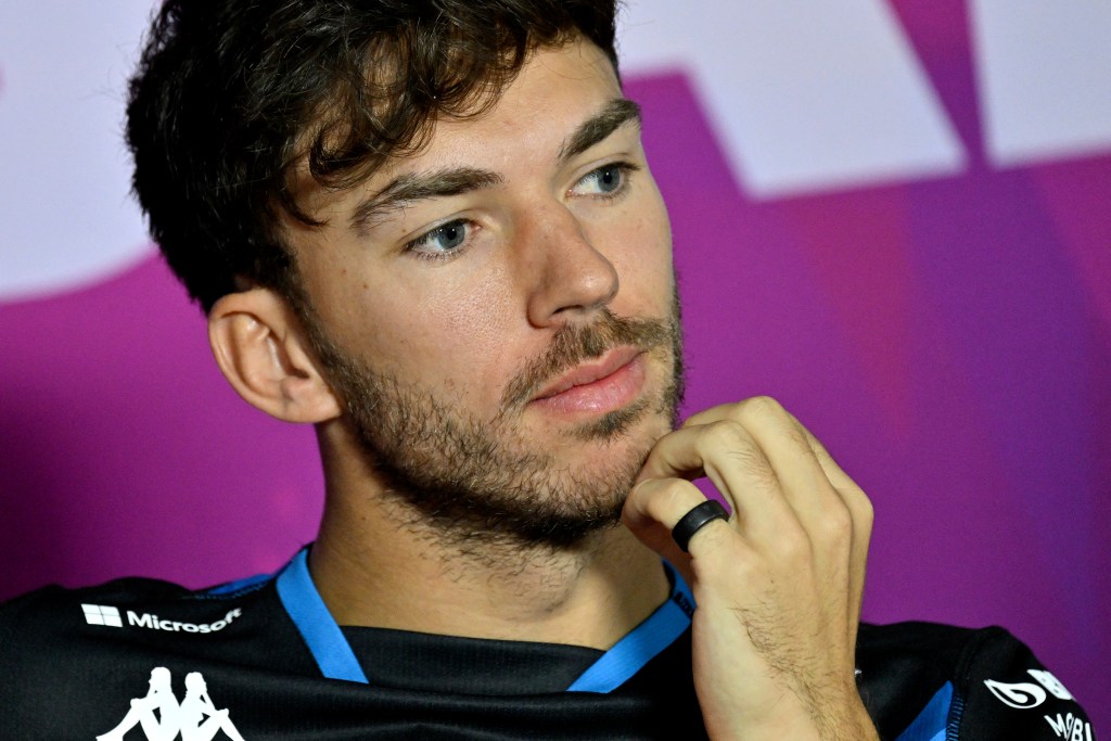 Gasly se sorprende con la salida del director de Alpine y analiza cambios: “El tiempo lo dirá”