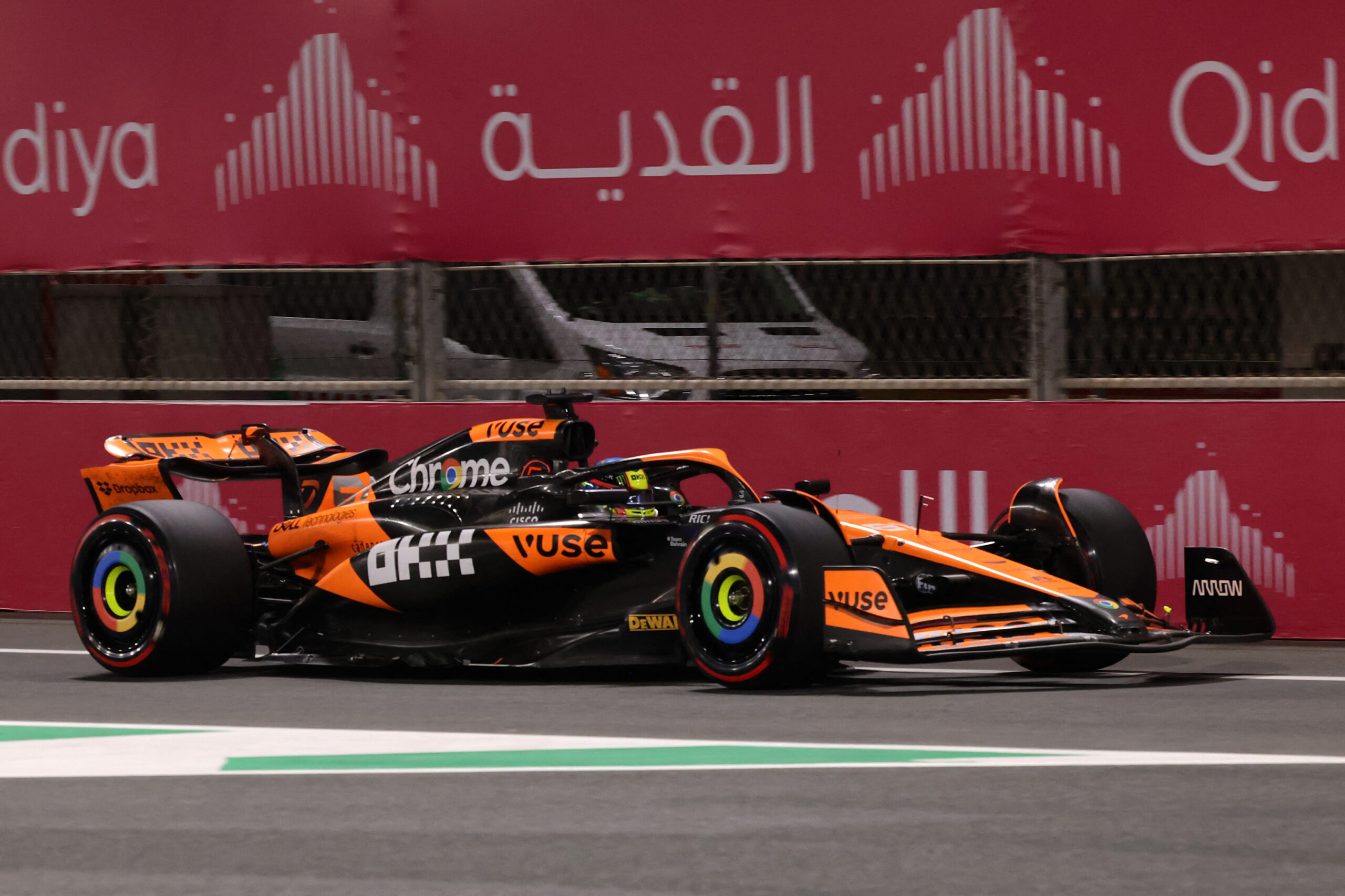 Piastri espera ”una batalla” con Aston Martin y Mercedes en Arabia Saudita