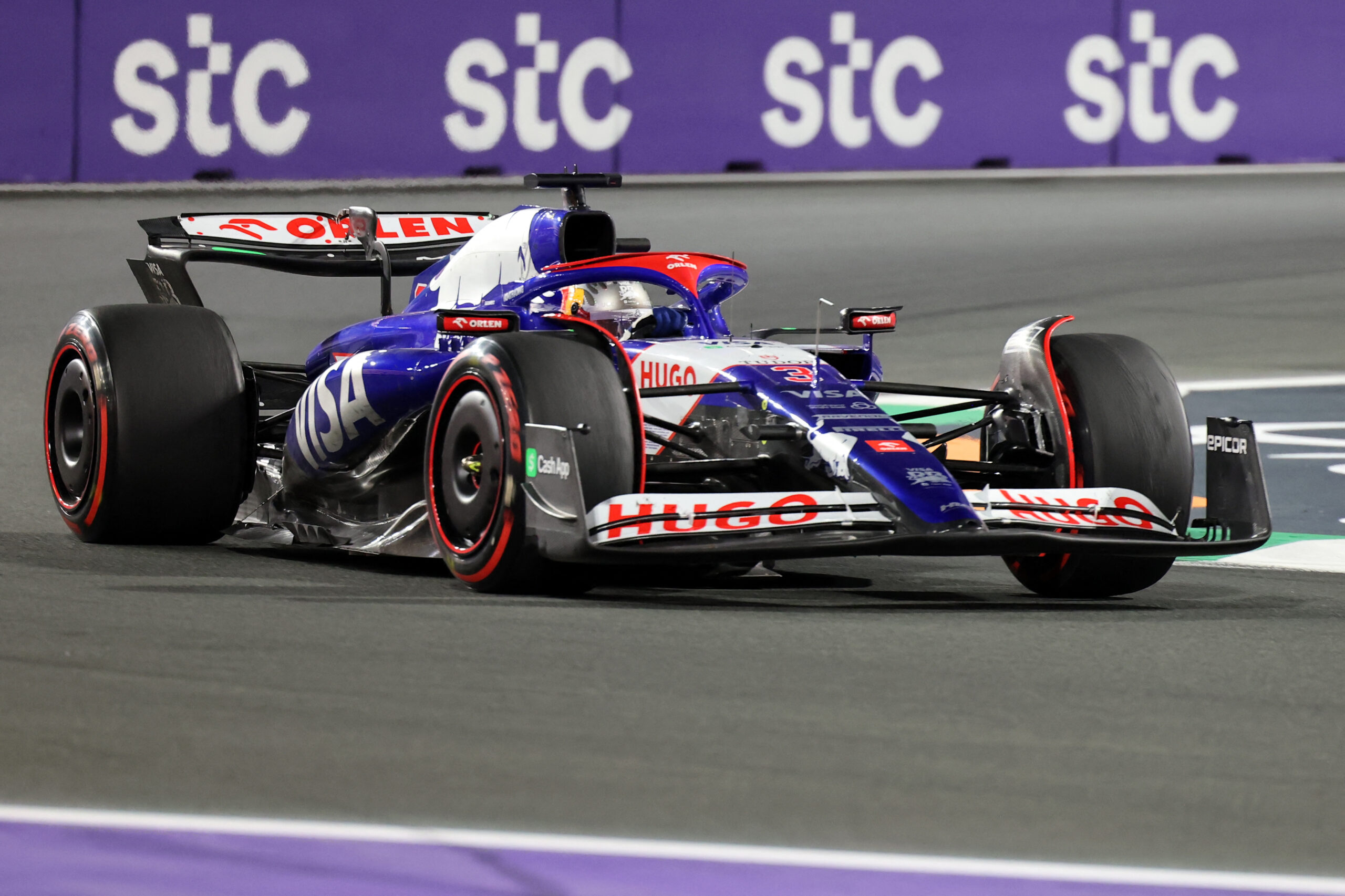 Red Bull presiona a Ricciardo tras el 16º puesto en Jeddah: “Tiene que hacer algo pronto”