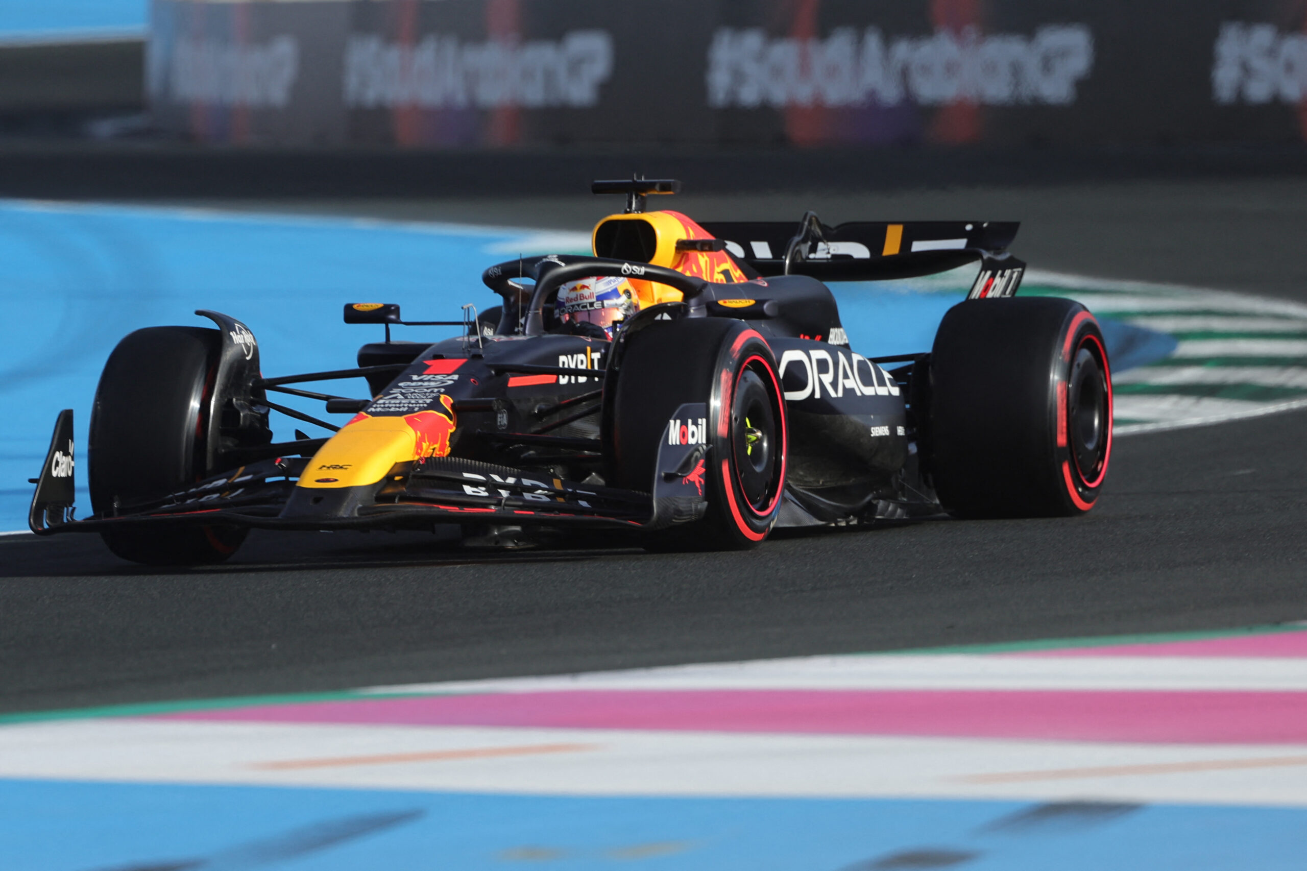 Verstappen se impone en tercer ensayo del GP de Arabia Saudita; Bearman es 10°