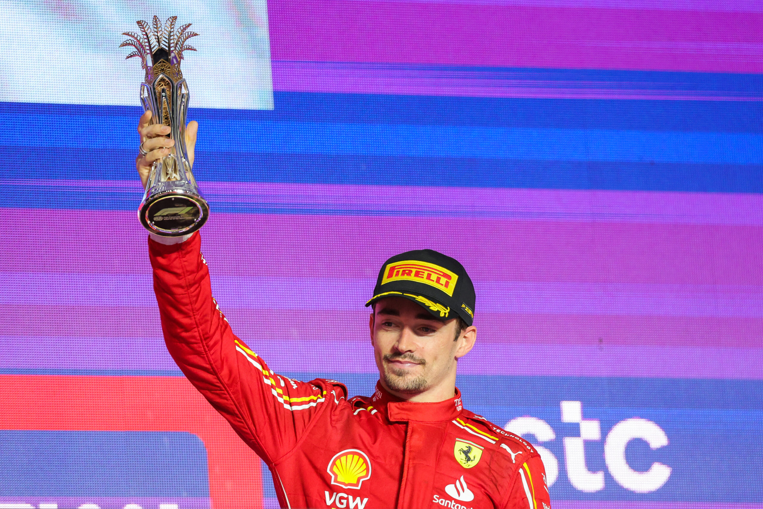 Leclerc elogia a Sainz y hace balance sobre su asociación en Ferrari: “Mejoramos juntos”