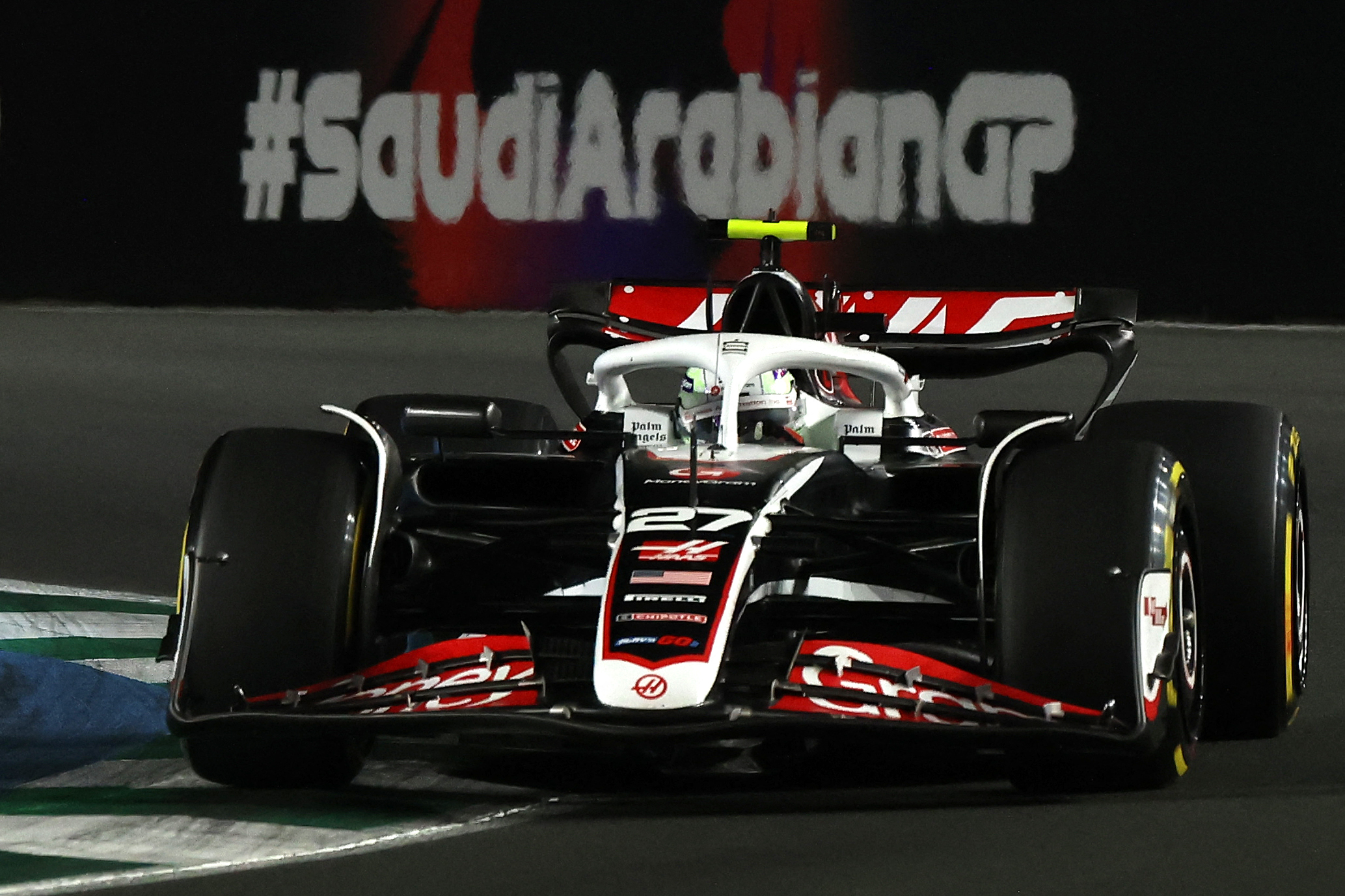 RB critica la táctica ” antideportiva” de Magnussen: “Arruinó la carrera de Tsunoda”