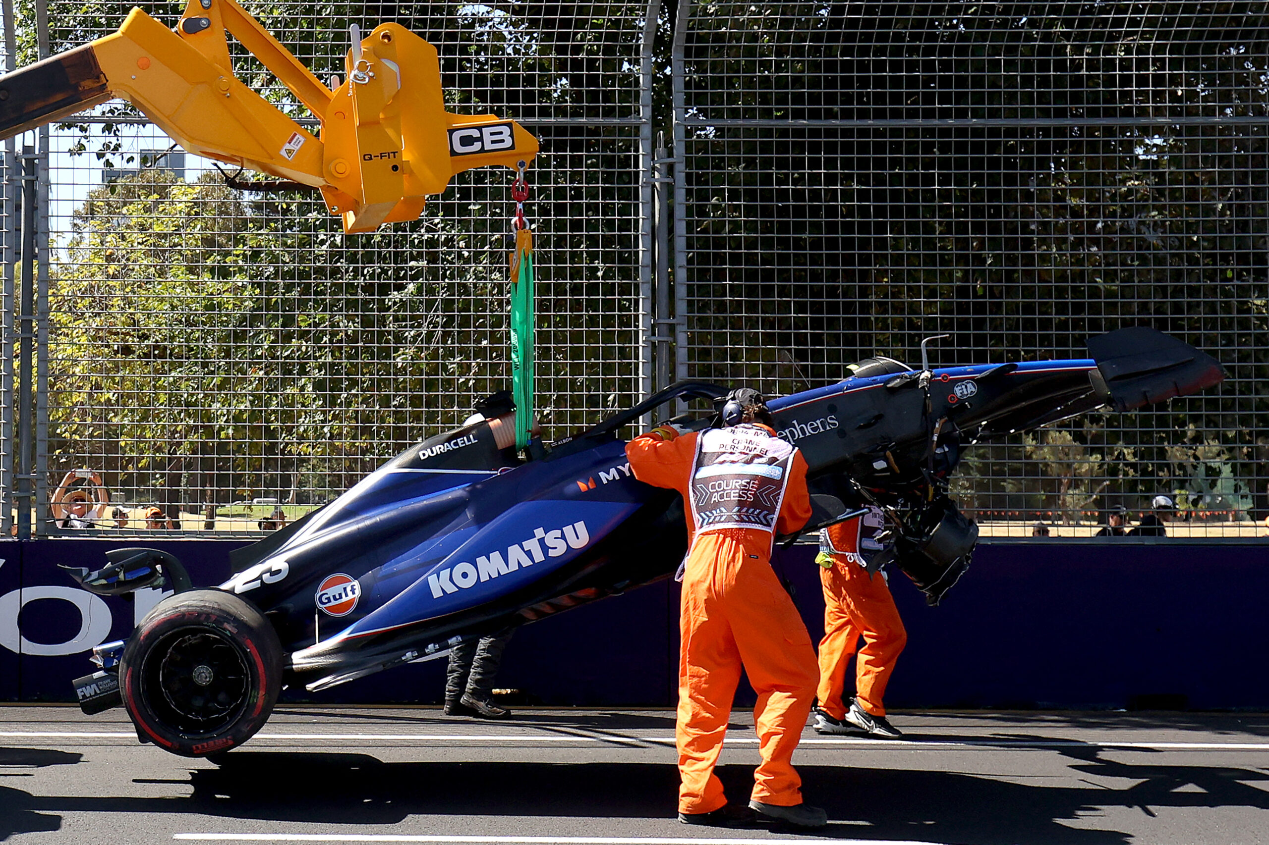 Williams menciona “recursos limitados” y trabaja para llevar un segundo chasis a Japón