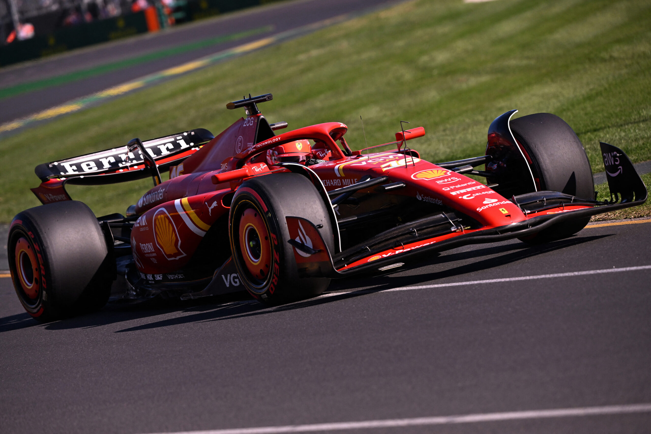 Leclerc domina con autoridad en la segunda práctica en el GP de Australia