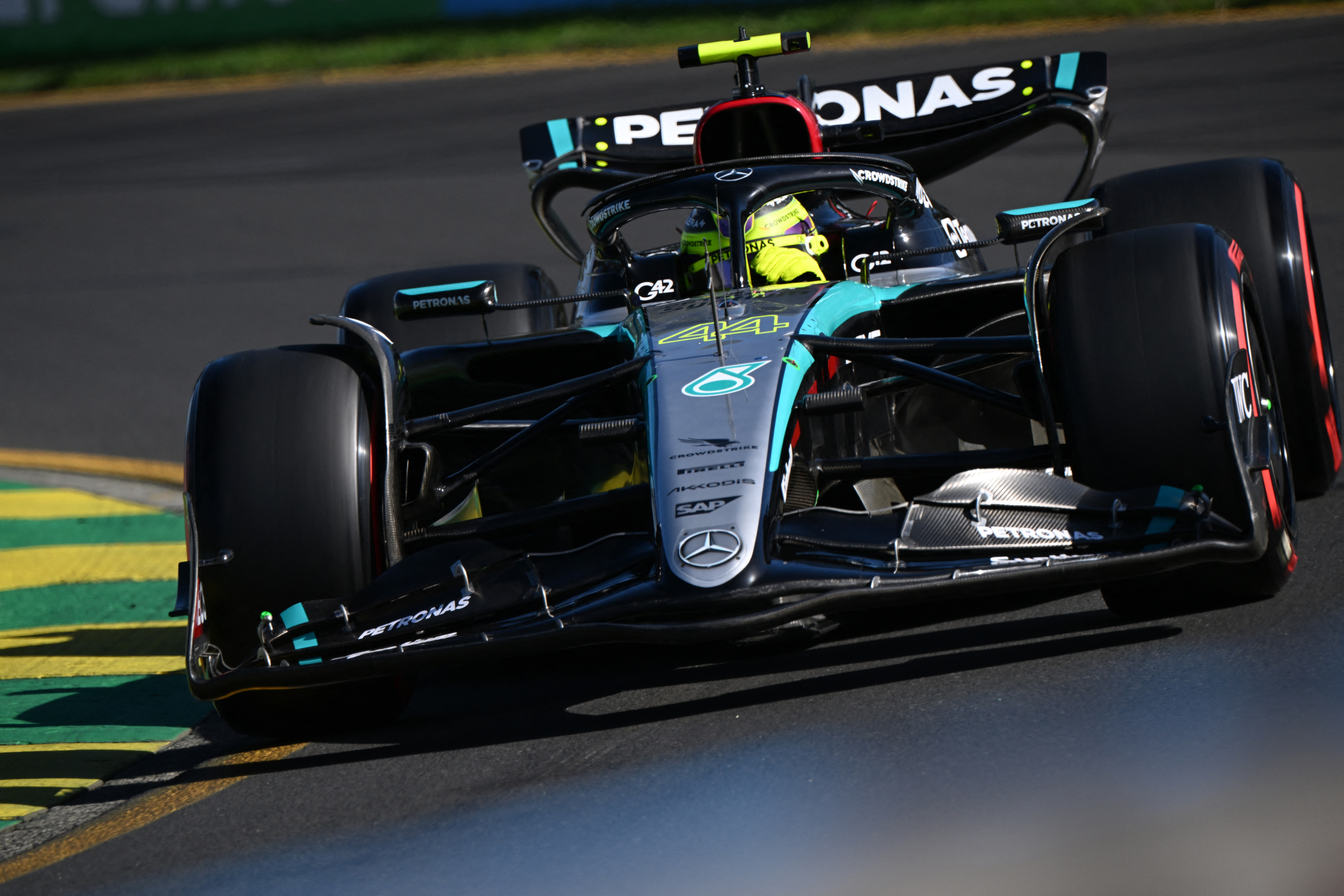 Mercedes admite que el W15 “es un auto difícil” y vaticina problemas en GP de Australia