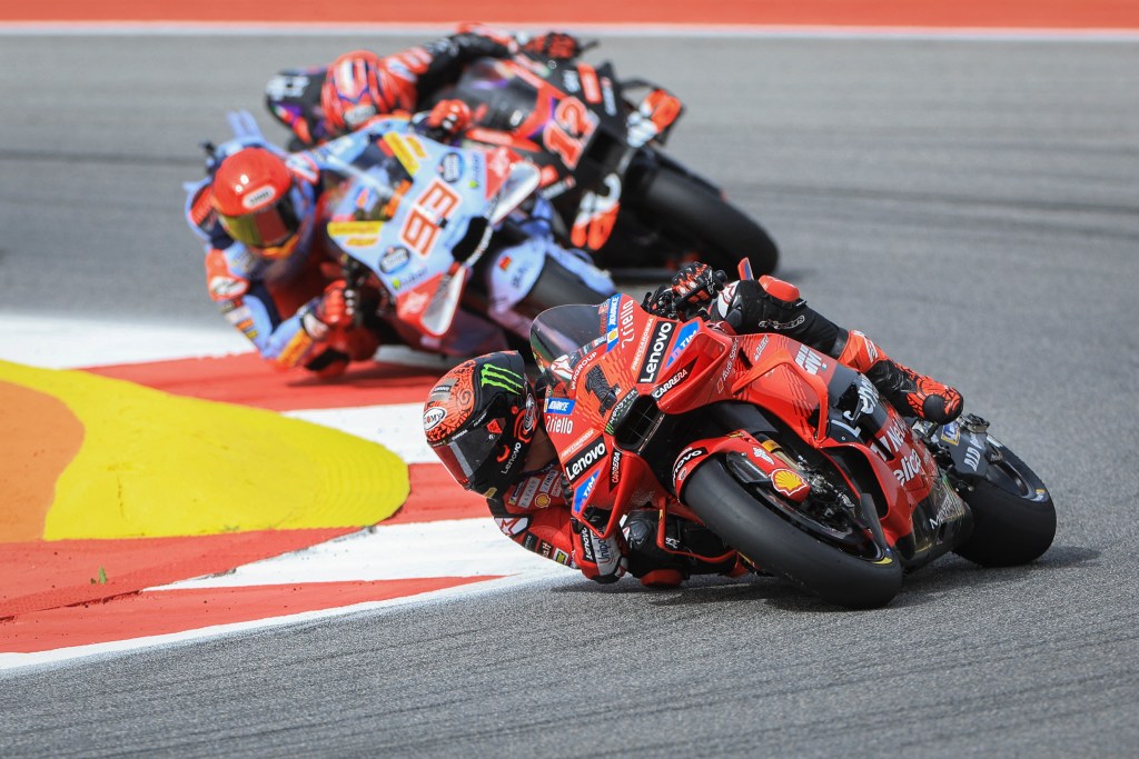 Ducati califica de “muy lamentable” el incidente entre Bagnaia y Márquez en Portugal