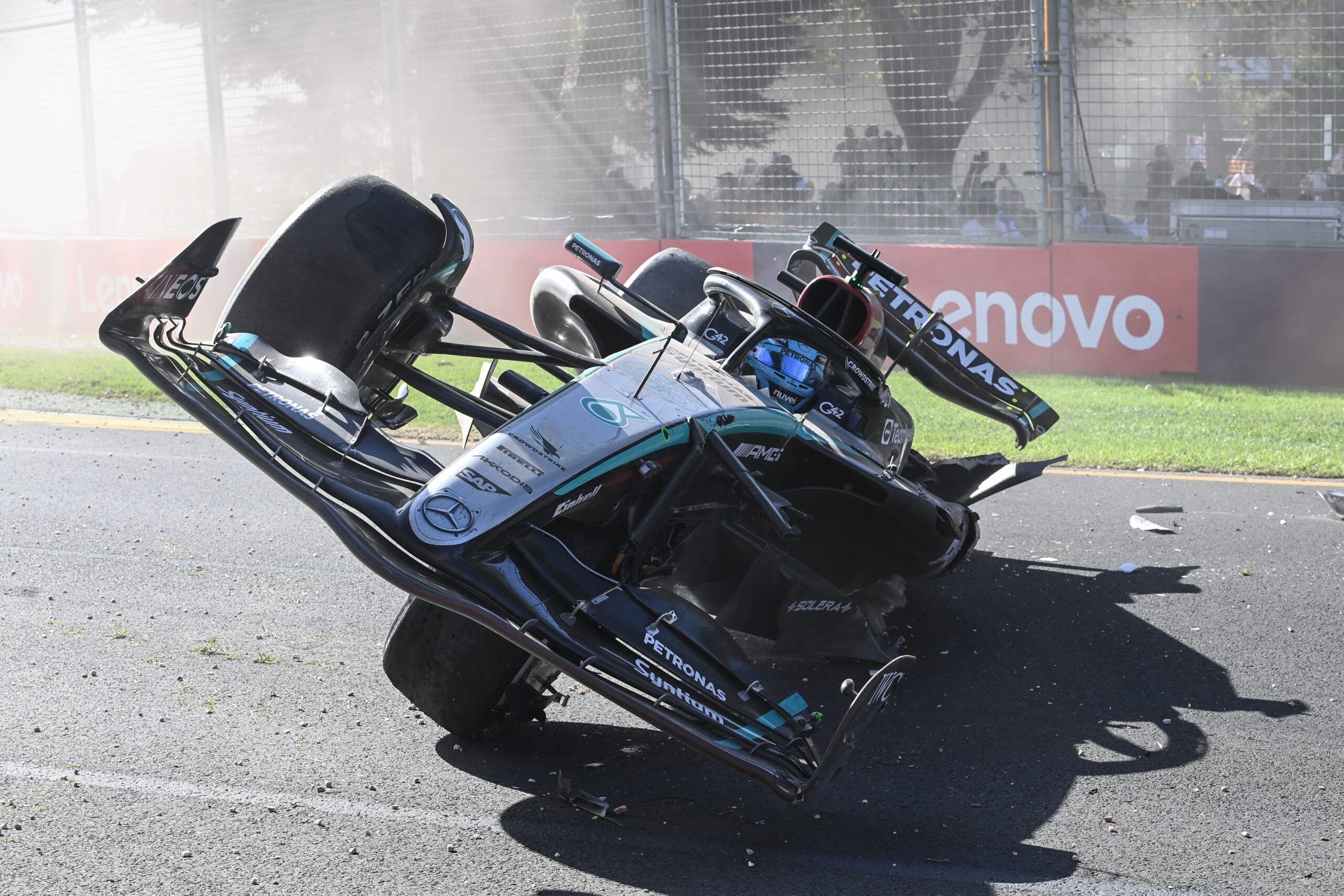 Jefe de Mercedes se muestra sorprendido por frenada de Alonso en el accidente de Russell