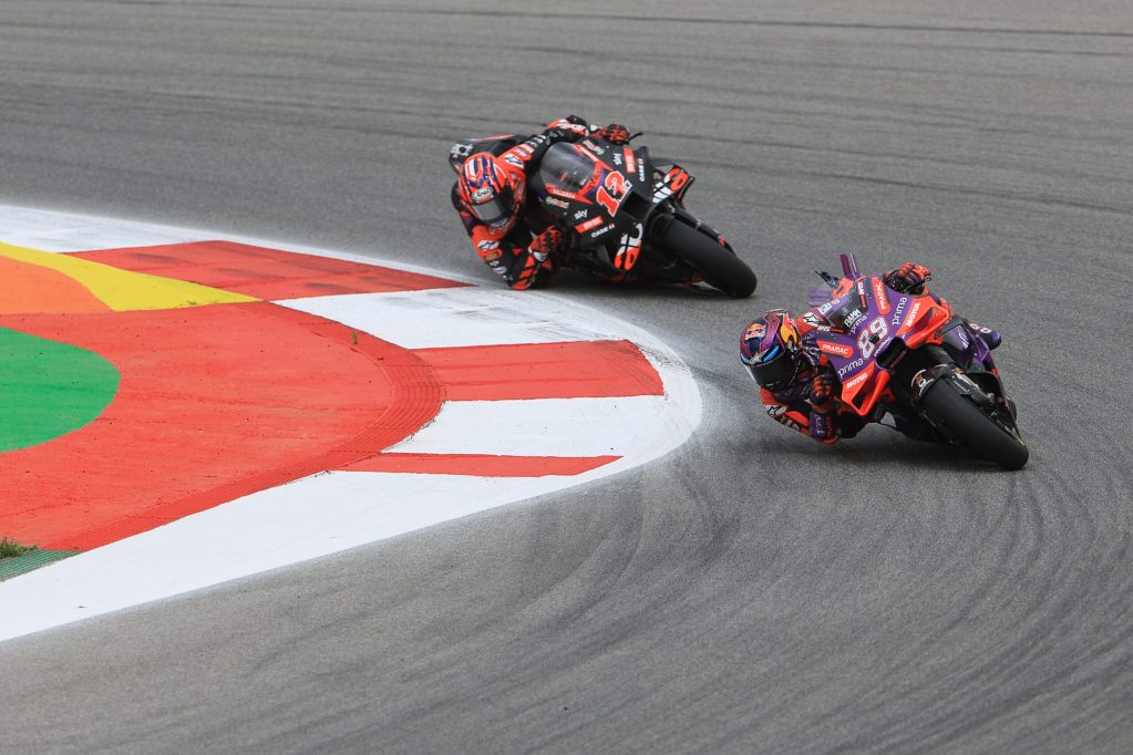 Martín gana en carrera dramática en Portugal con toque entre Bagnaia y Marc Márquez