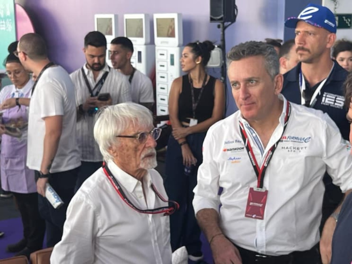 Massa y Ecclestone se ignoran en Anhembi en medio de la pelea por el título de F1 2008