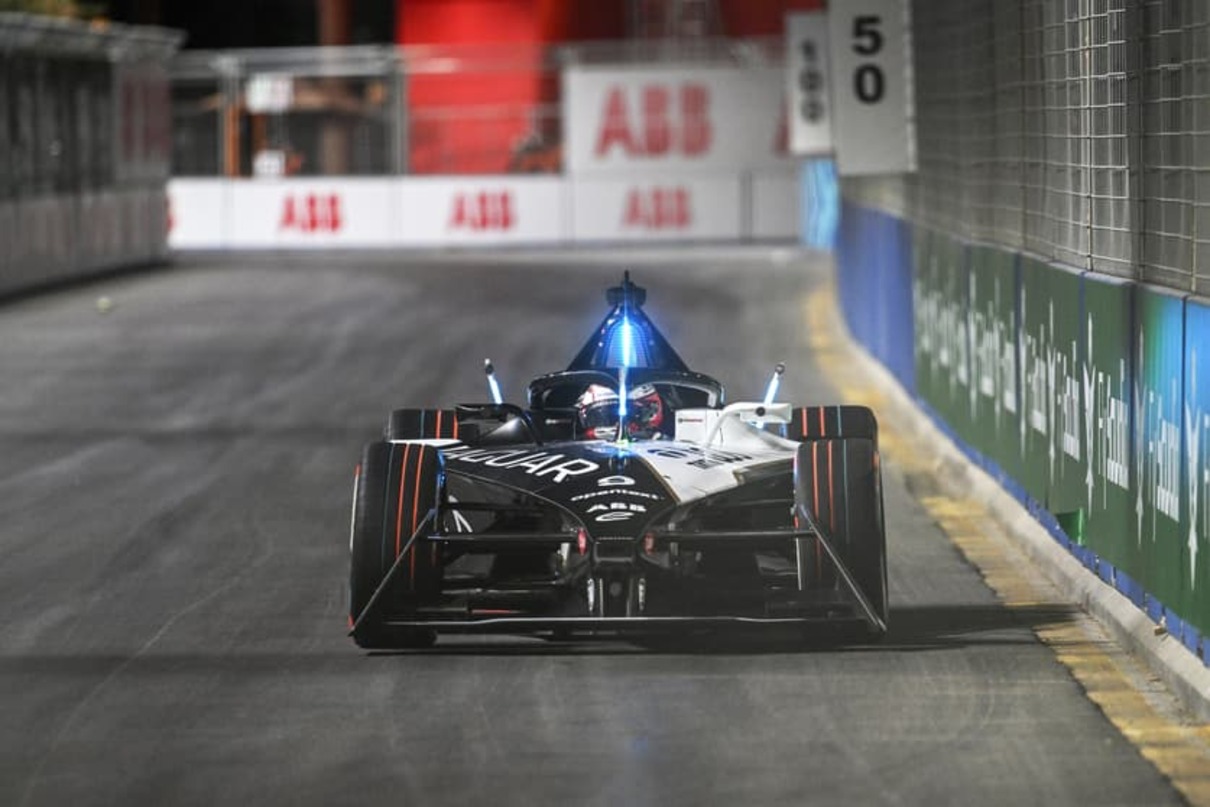 Evans encabeza el 1-2 de Jaguar en la FP1 del eP de Sao Paulo; Fenestraz, 22°