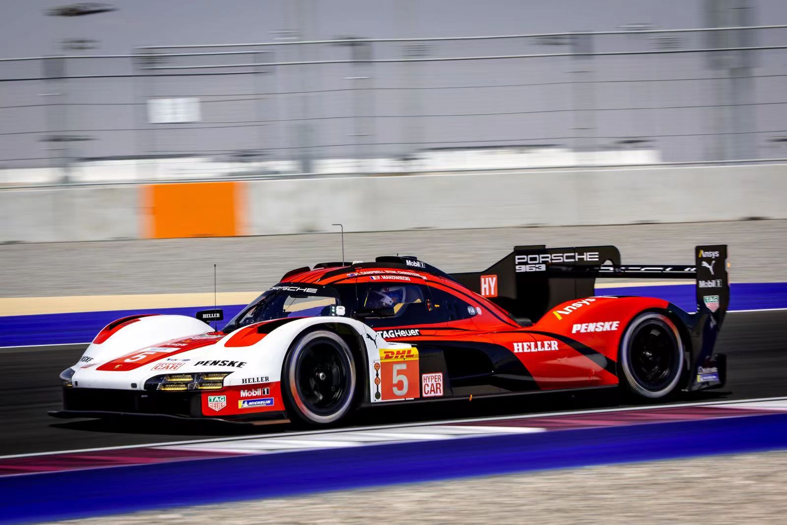 Campbell brilla sobre el final y coloca al Porsche #5 en la pole de los 1812 km de Qatar