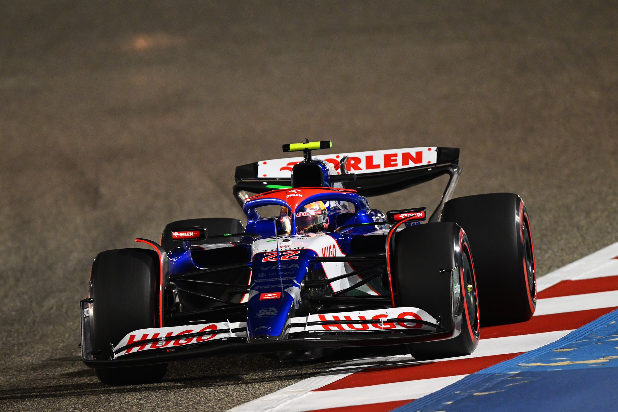 RB dice que la estrategia causó “confusión” entre Tsunoda y Ricciardo en Baréin