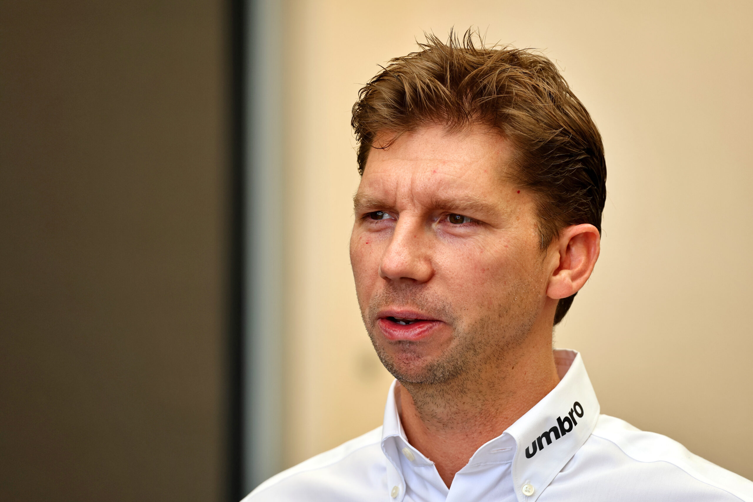 Williams cita falta de chasis y estudia priorizar a Albon en vez de Sargeant en Australia