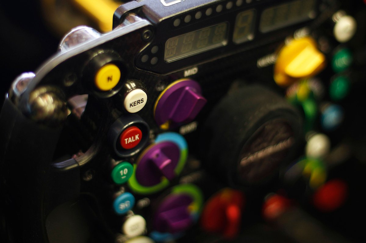 FIA planeja botão de ultrapassagem ‘estilo KERS’ em novo regulamento da F1 2026