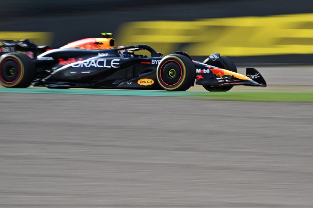 Pérez ve un “buen momento” para Red Bull y celebra regreso al podio en Japón