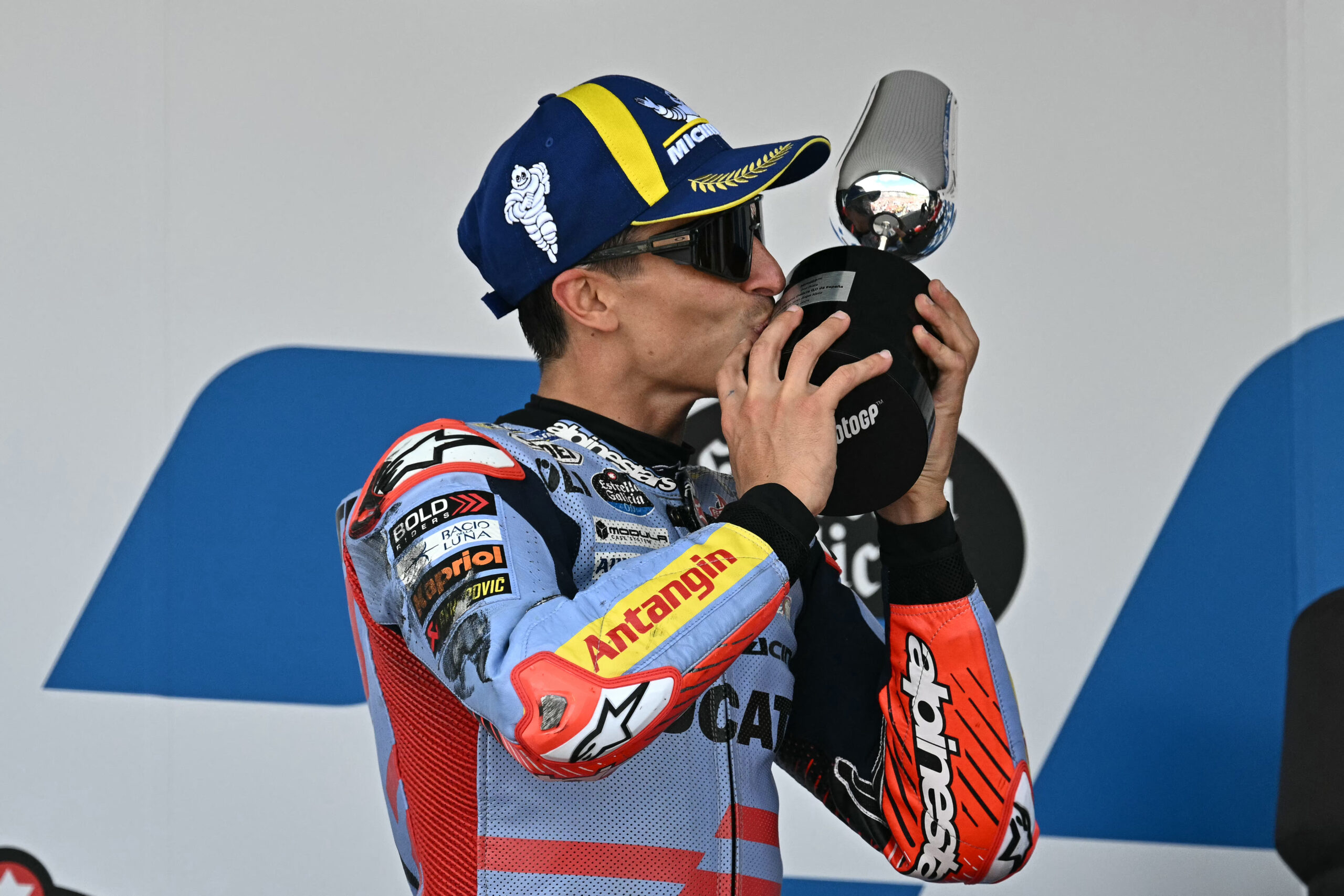 Márquez celebra el podio en Jerez tras “un error que le pesaba en los hombros”