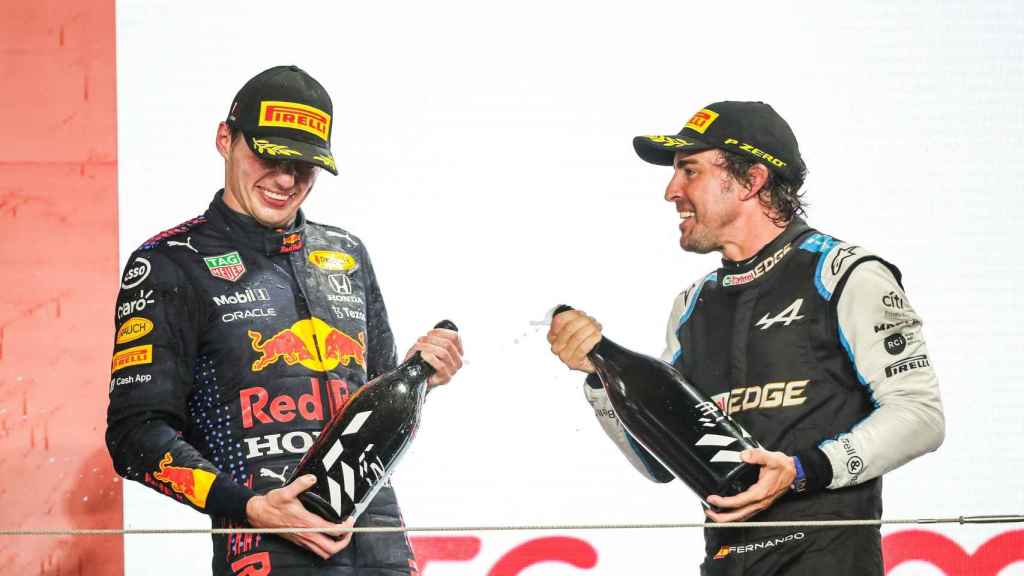 Verstappen defiende tradición de Red Bull y opina sobre posible fichaje de Alonso
