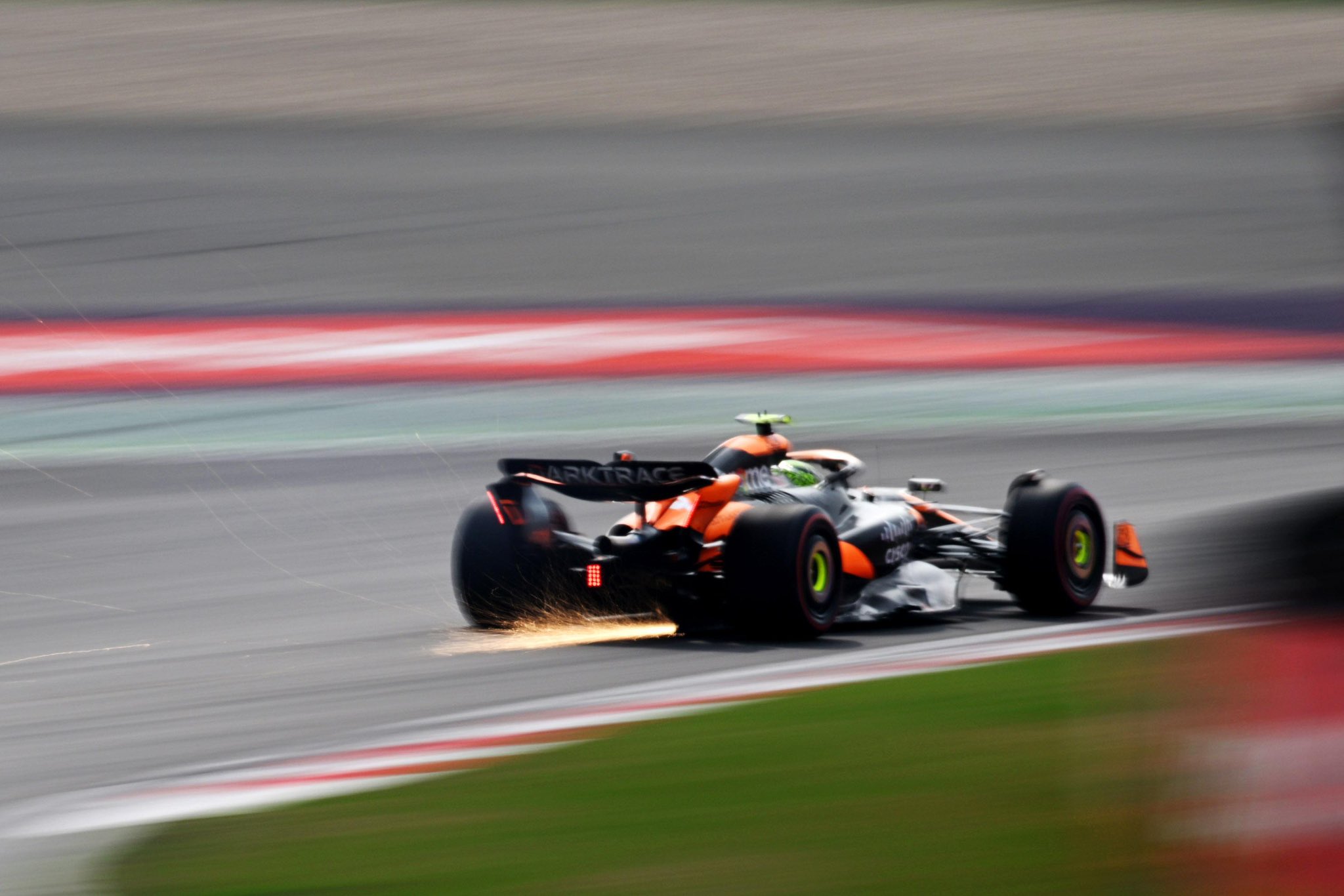 Norris ve a Red Bull en una “liga diferente” en China y señala la cercanía con Alonso