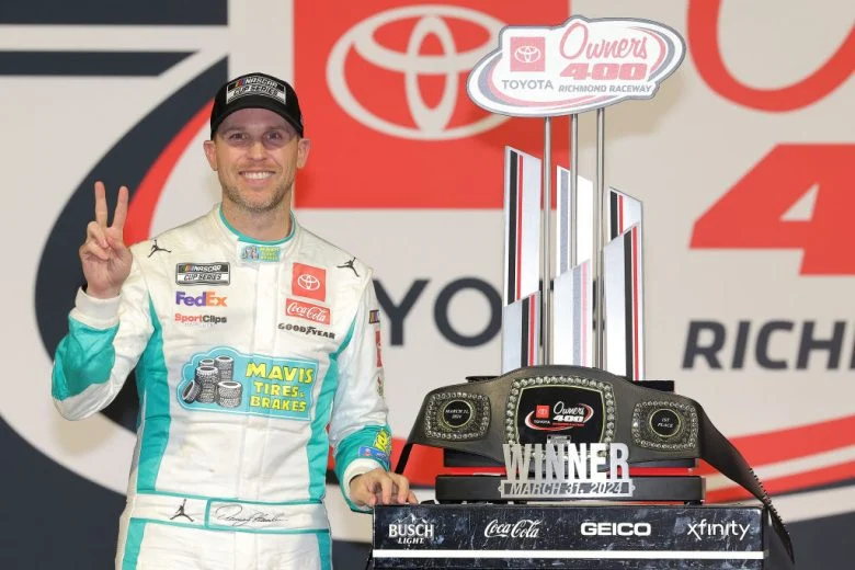 Hamlin se impone a Logano en overtime de una carrera afectada por la lluvia en Richmond