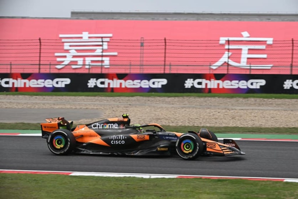 Norris celebra la pole en “complicada” clasificación sprint de China: “Todo o nada”