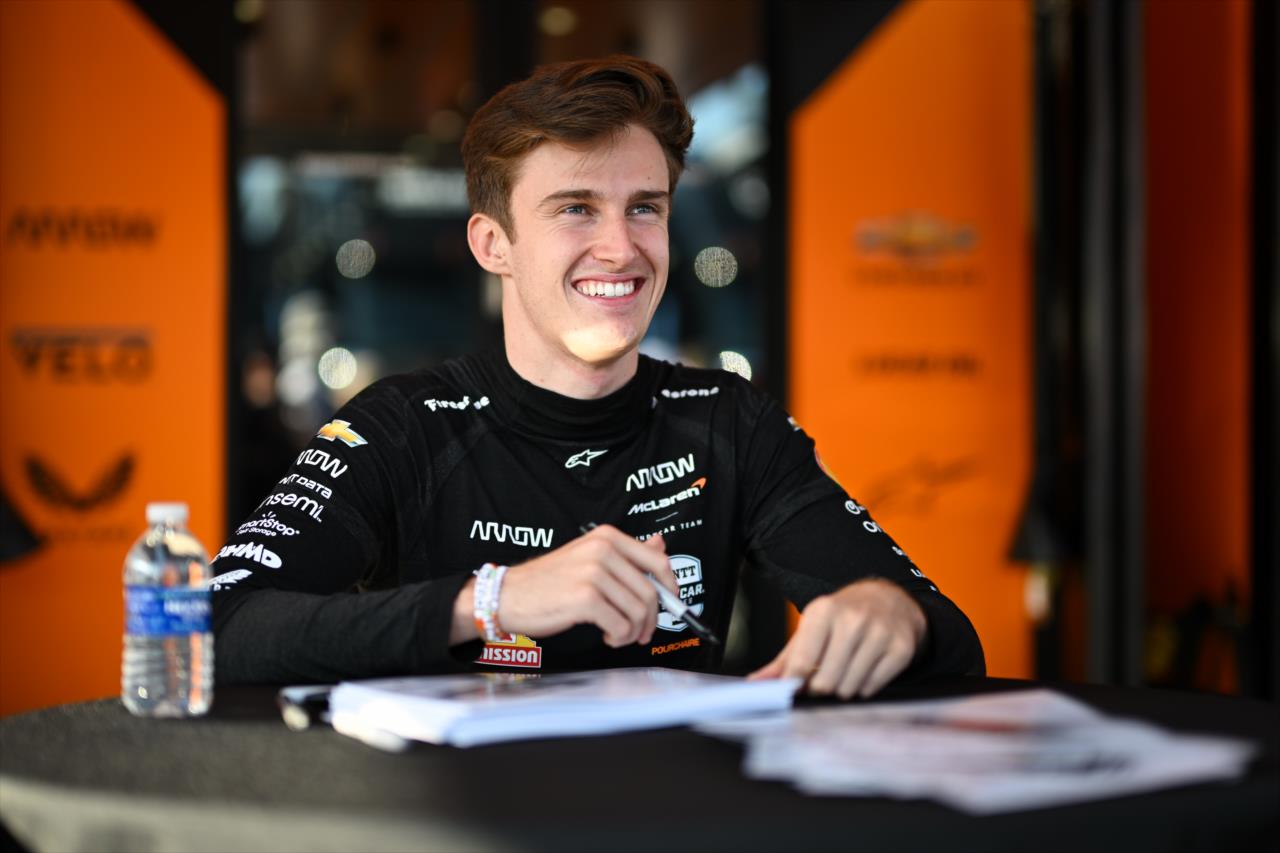 Pourchaire destaca la competitividad de la Indy tras su debut en McLaren: “Quiero volver”