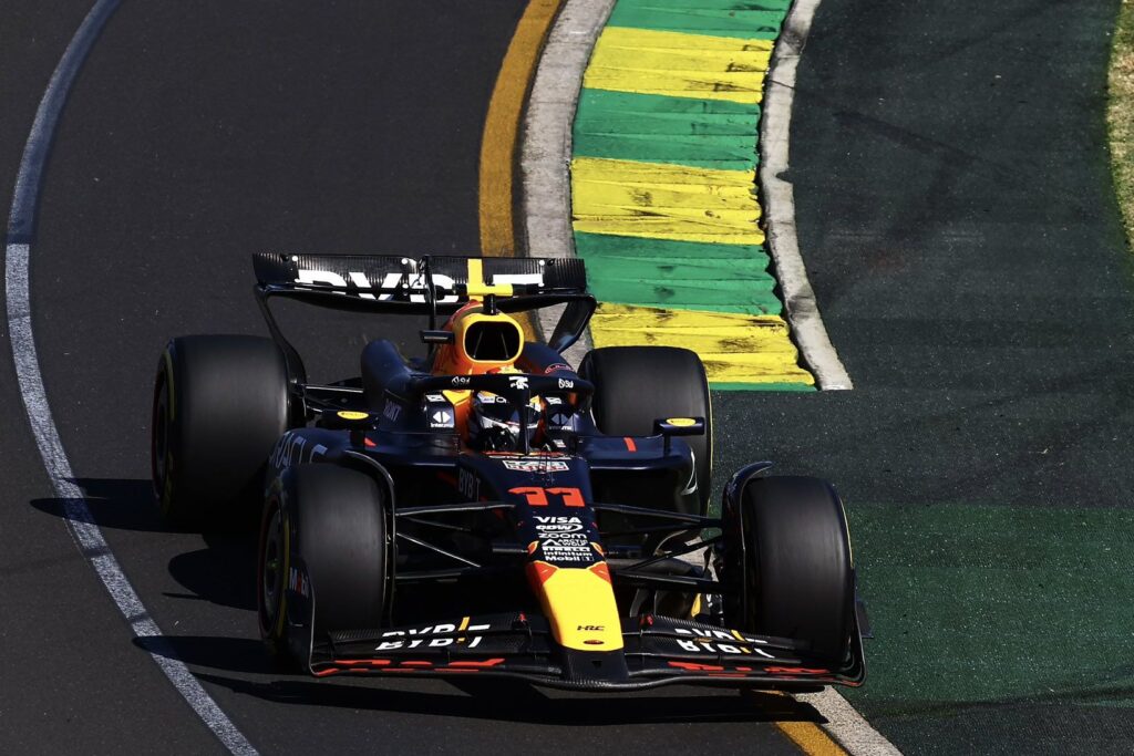 Pérez sugiere comisarios permanentes y dice que “siguen las incoherencias” en la F1