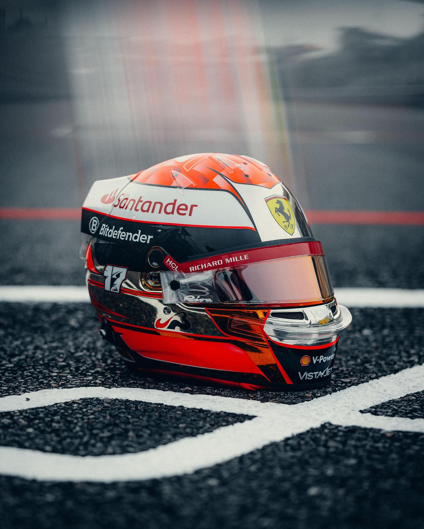 Leclerc divulga capacete com homenagem a Bianchi para GP do Japão