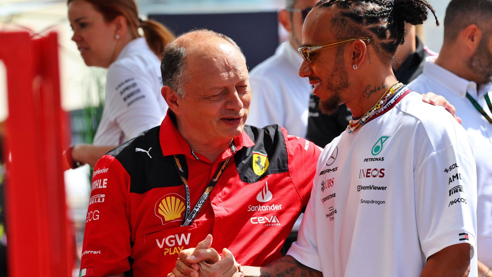 Ferrari elogia experiencia de Hamilton y espera un «impulso» en 2025: «Estamos aislados»