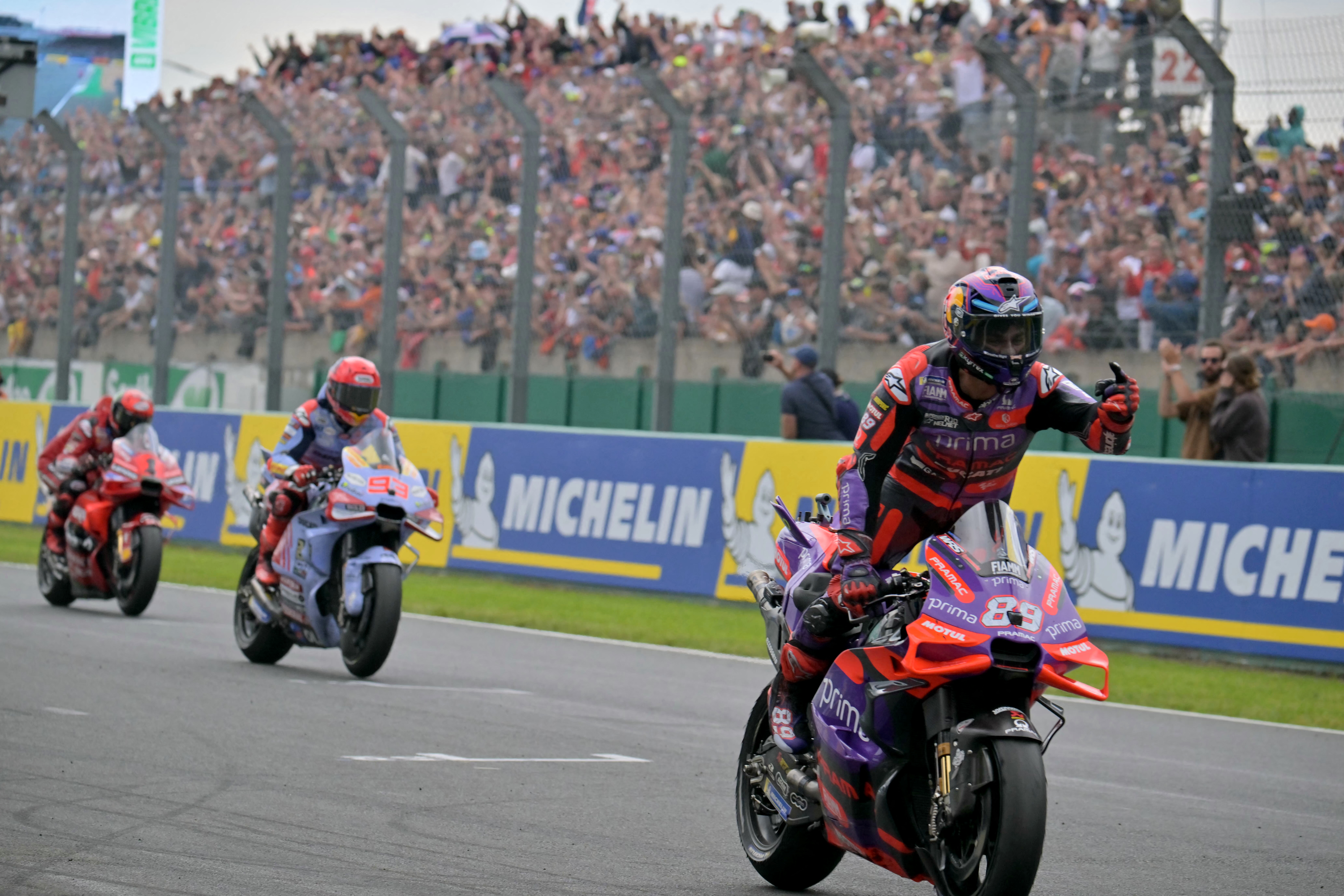 Martín supera a Bagnaia y se queda con la victoria en GP de Francia de MotoGP