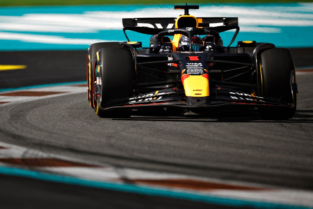 Verstappen marca la pole para la carrera sprint del GP de Miami; Mercedes cae en la SQ2