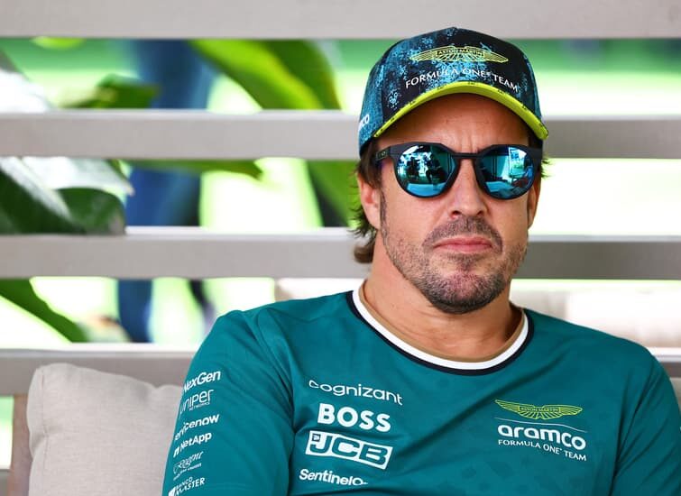 Alonso lamenta falta de ritmo del Aston Martin en Miami y admite: “No conduje bien”