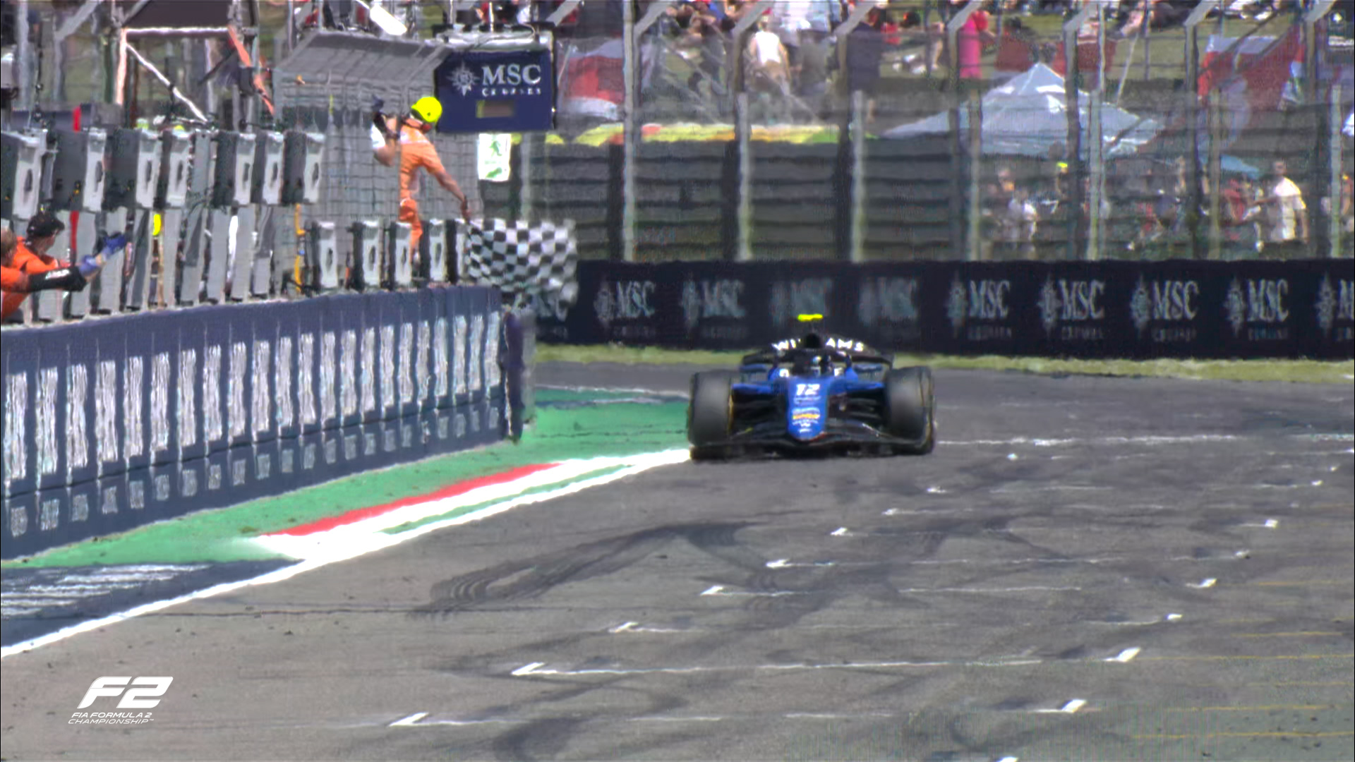 Colapinto triunfa en sprint de F2 en Ímola tras sobrepaso a Aron en la última vuelta