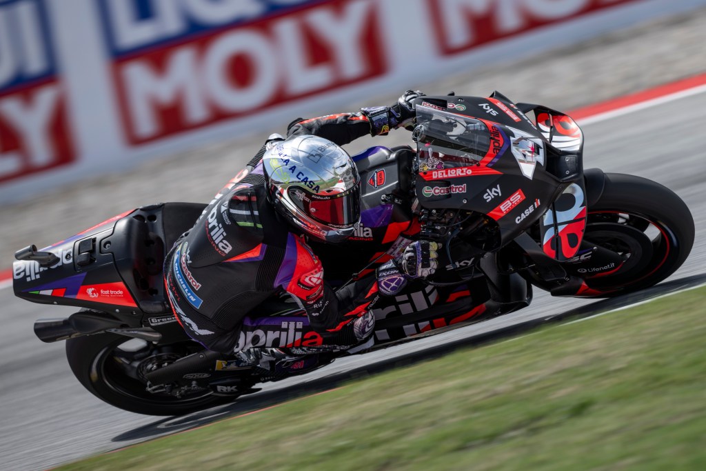 Espargaró supera a Bagnaia por 0s03 y marca la pole del GP de Cataluña de MotoGP