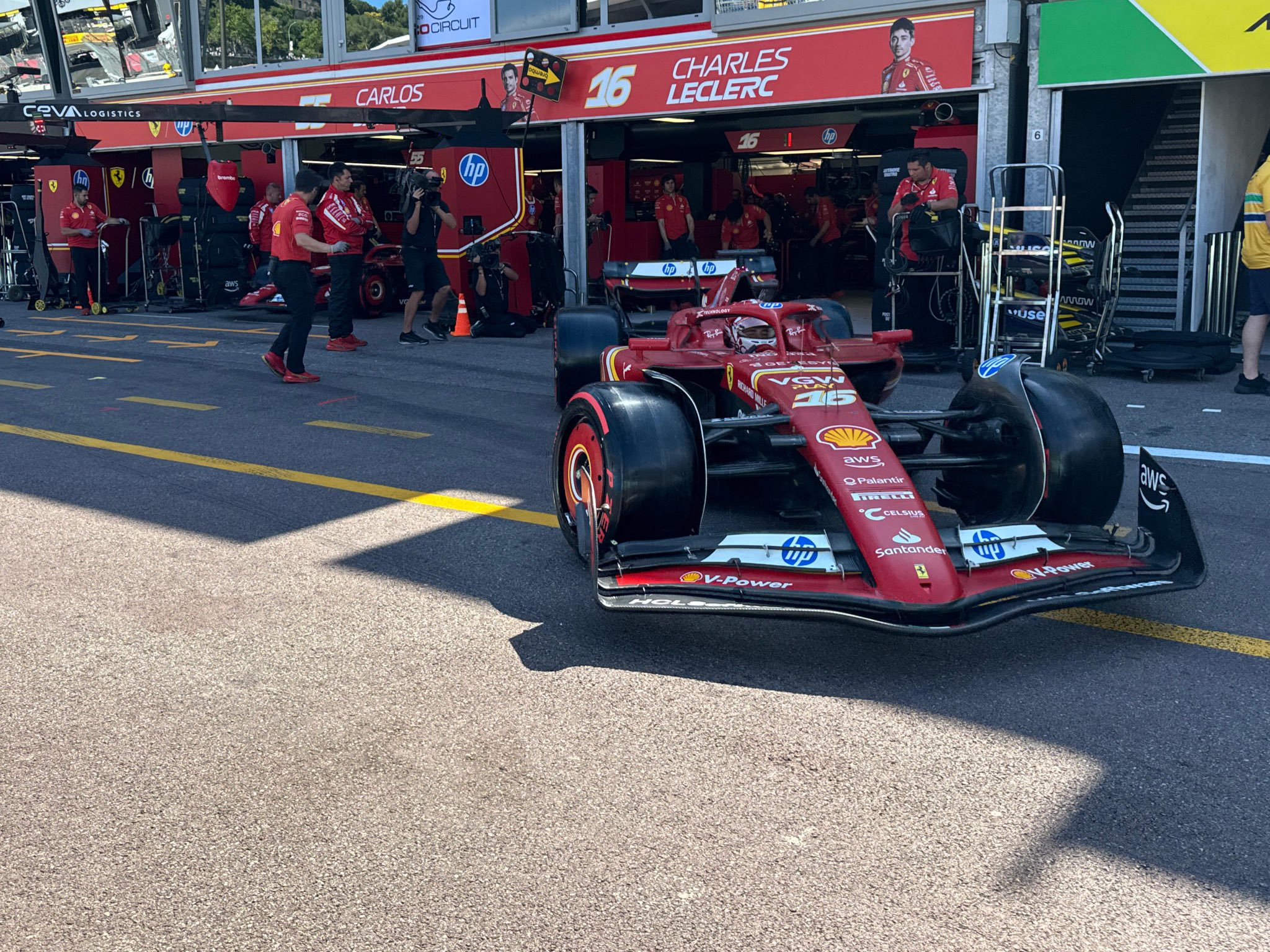 Ferrari contiene euforia tras pole de Leclerc en Mónaco: “La clasificación no da puntos”