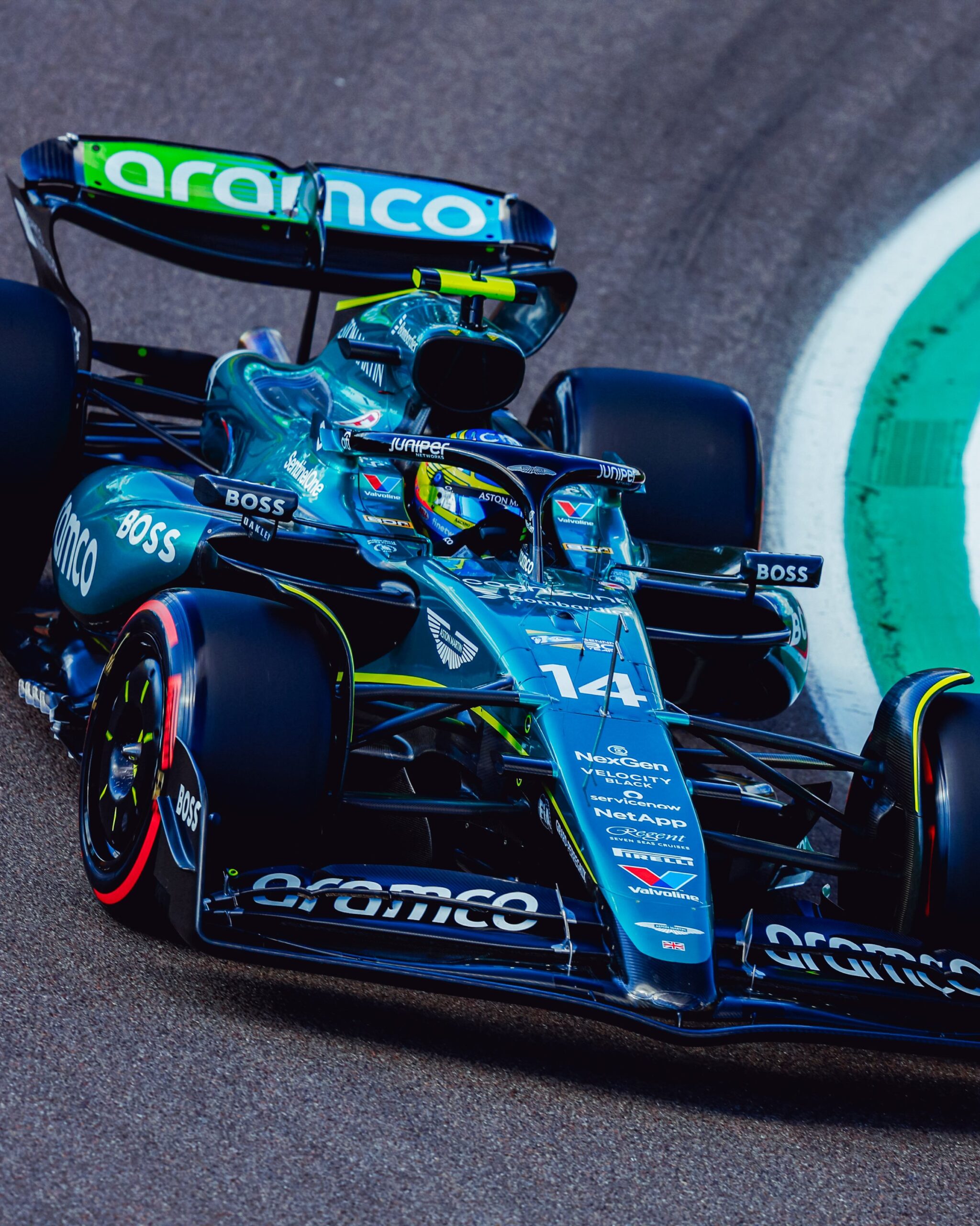 Alonso entrega los puntos tras caer en la Q1 en Imola: «Vete a casa y piensa en Mónaco»