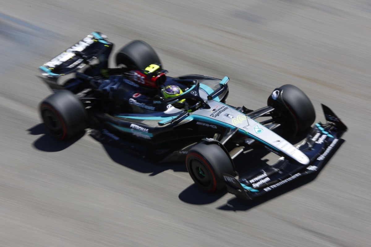 Hamilton vê Mercedes “no fio da navalha” com W15 em Ímola: “Estamos mexendo bem pouco”