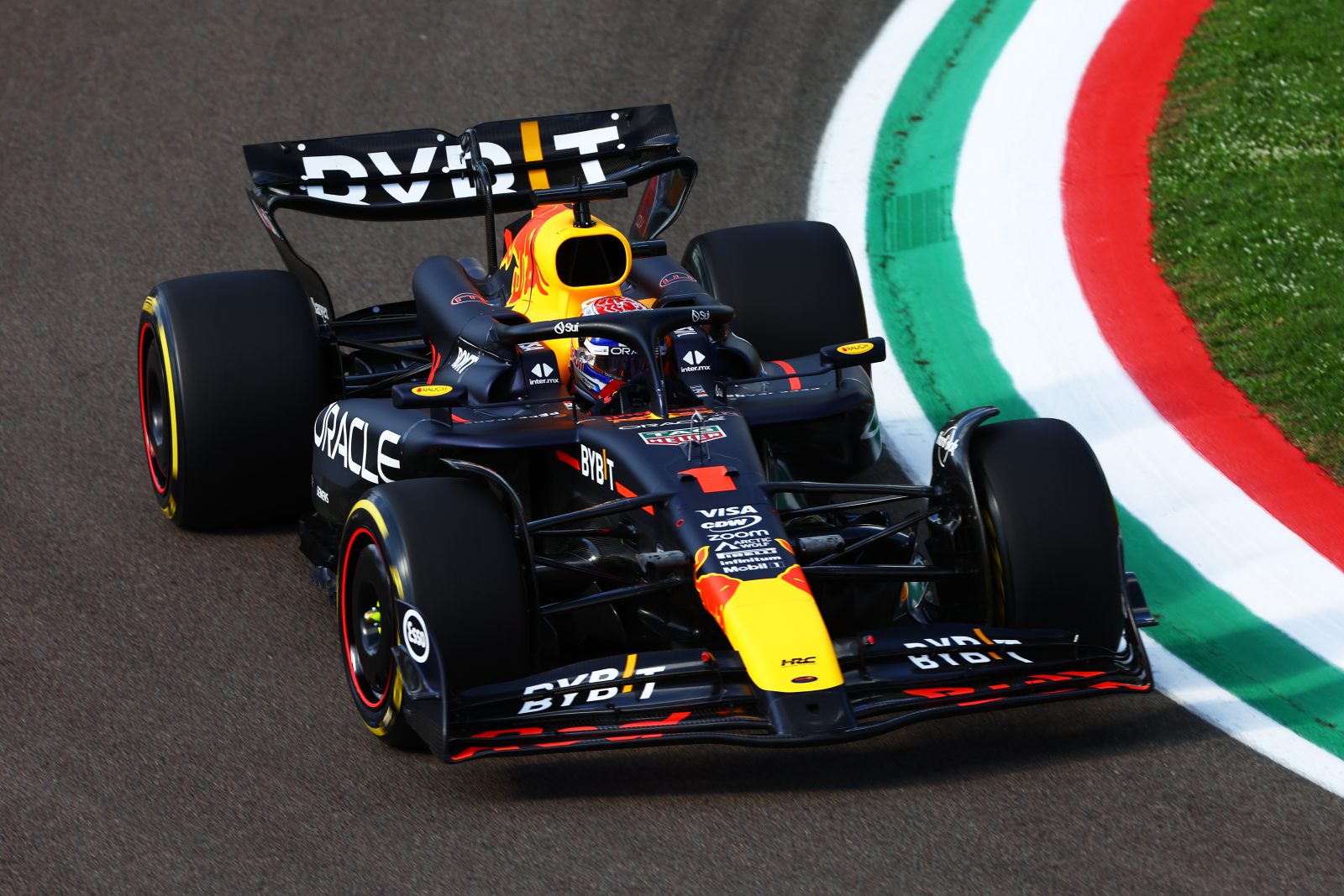 Red Bull analiza día “complicado” en Ímola y reconocen que necesitan encontrar equilibrio