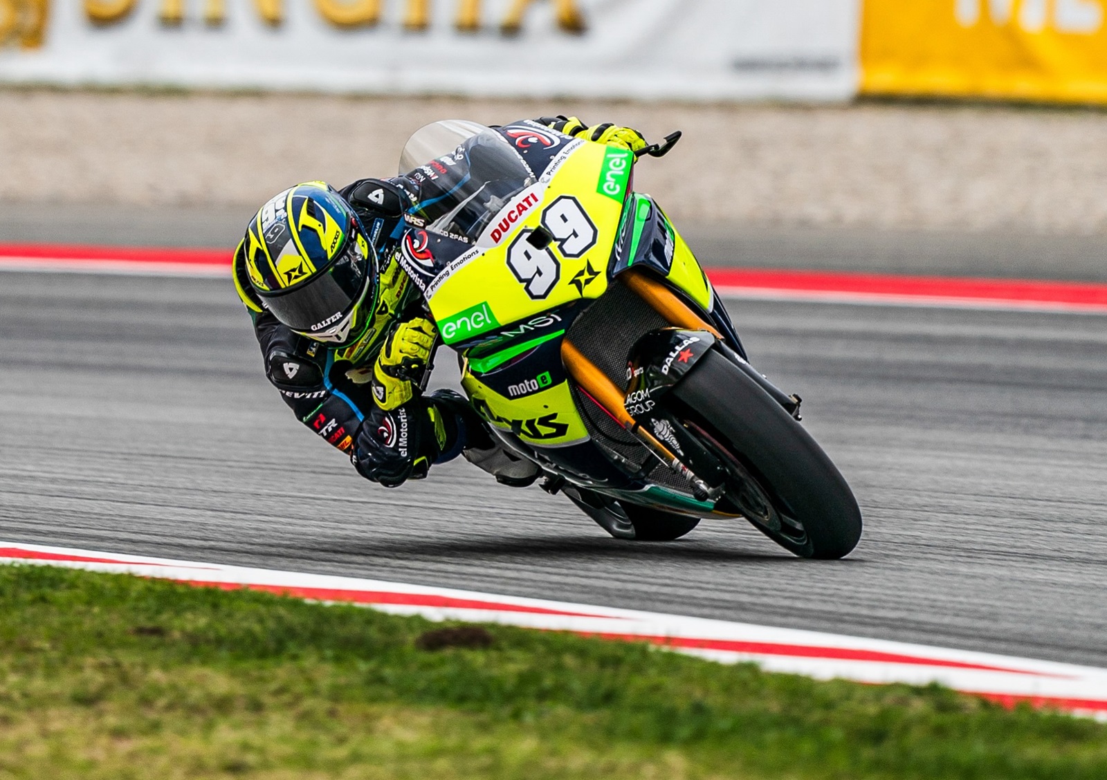 Gutierrez neutraliza pressão de Granado e vence corrida 1 da MotoE na Catalunha