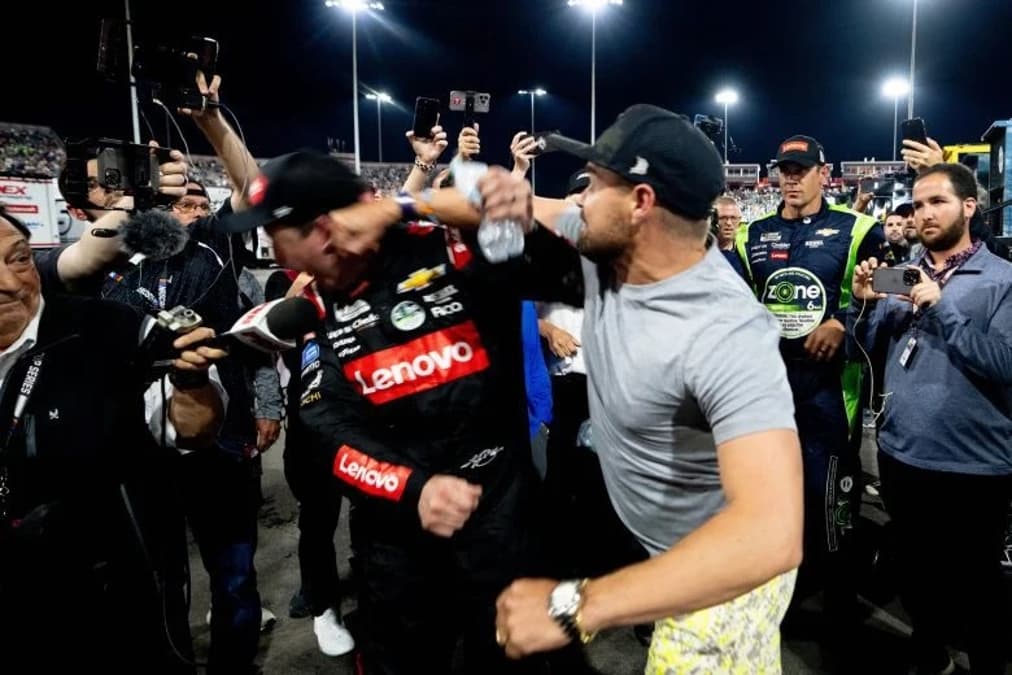 Busch y Stenhouse Jr. intercambian puñetazos tras la Nascar All-Star Race