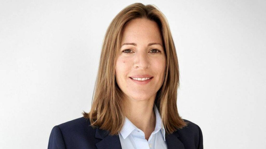 FIA anuncia salida de su directora general y pierde a cuarto alto ejecutivo en seis meses