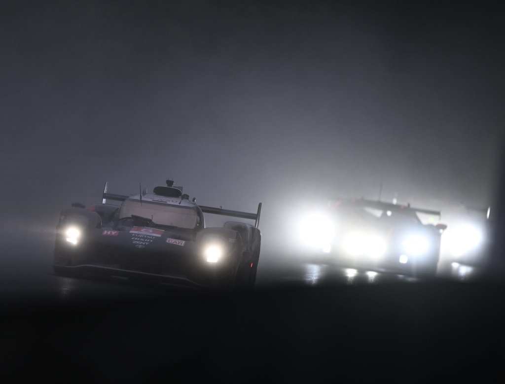 Toyota y Porsche luchan por ganar en Le Mans, López y Varrone ascienden al top cinco
