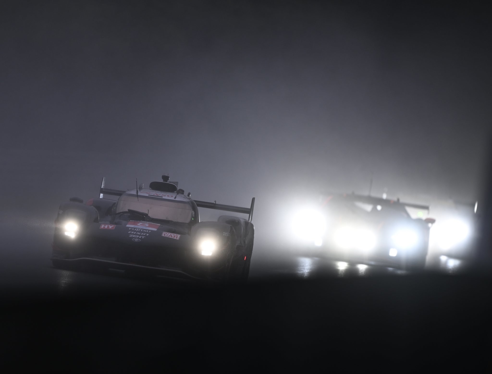 Toyota y Porsche luchan por ganar en Le Mans, López y Varrone ascienden al top cinco