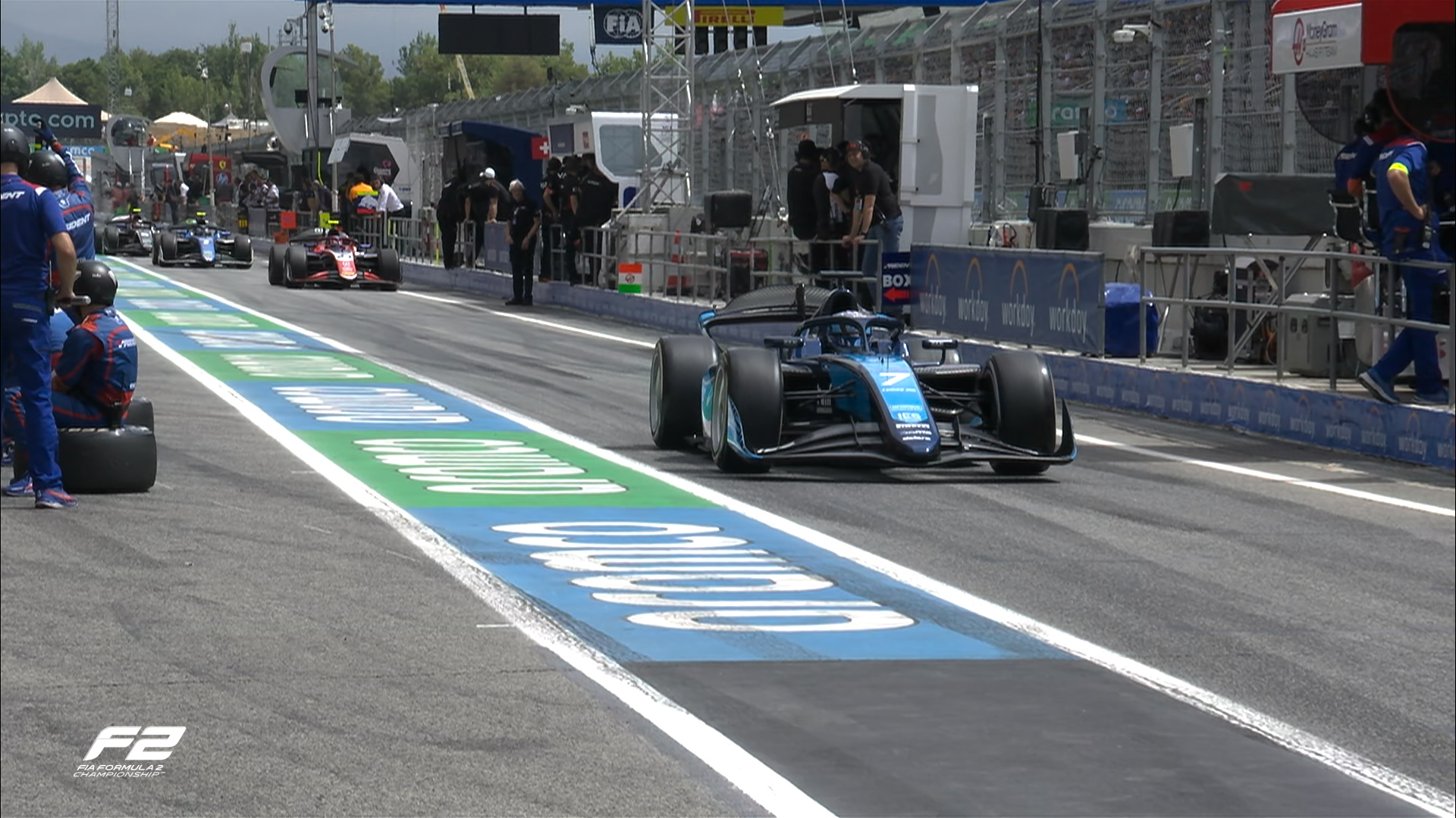Crawford supera a Colapinto y gana la carrera principal de la F2 en Barcelona