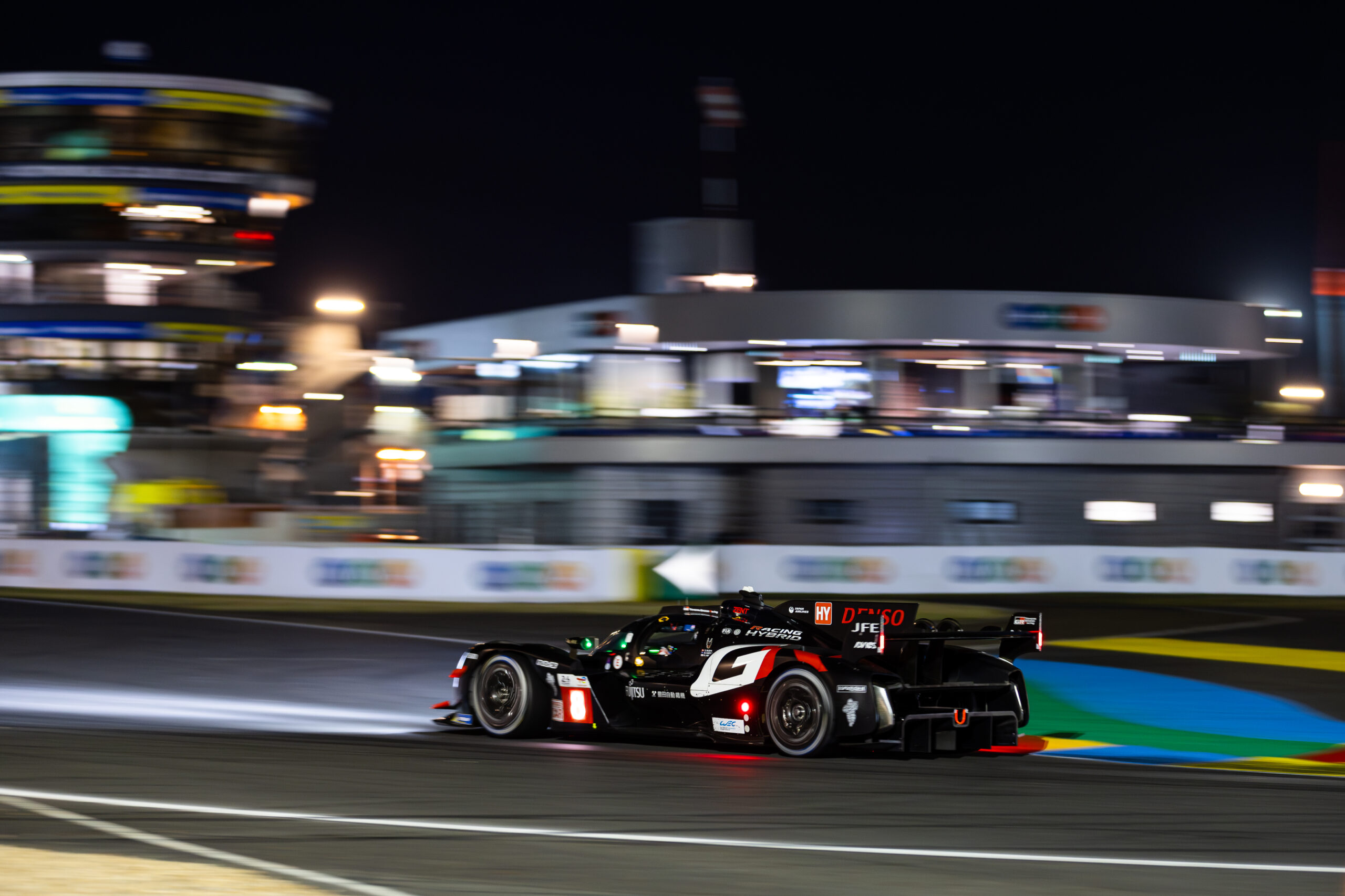 Toyota #8 aproveita punição da AF Corse #83 e lidera 24 Horas de Le Mans após 11h
