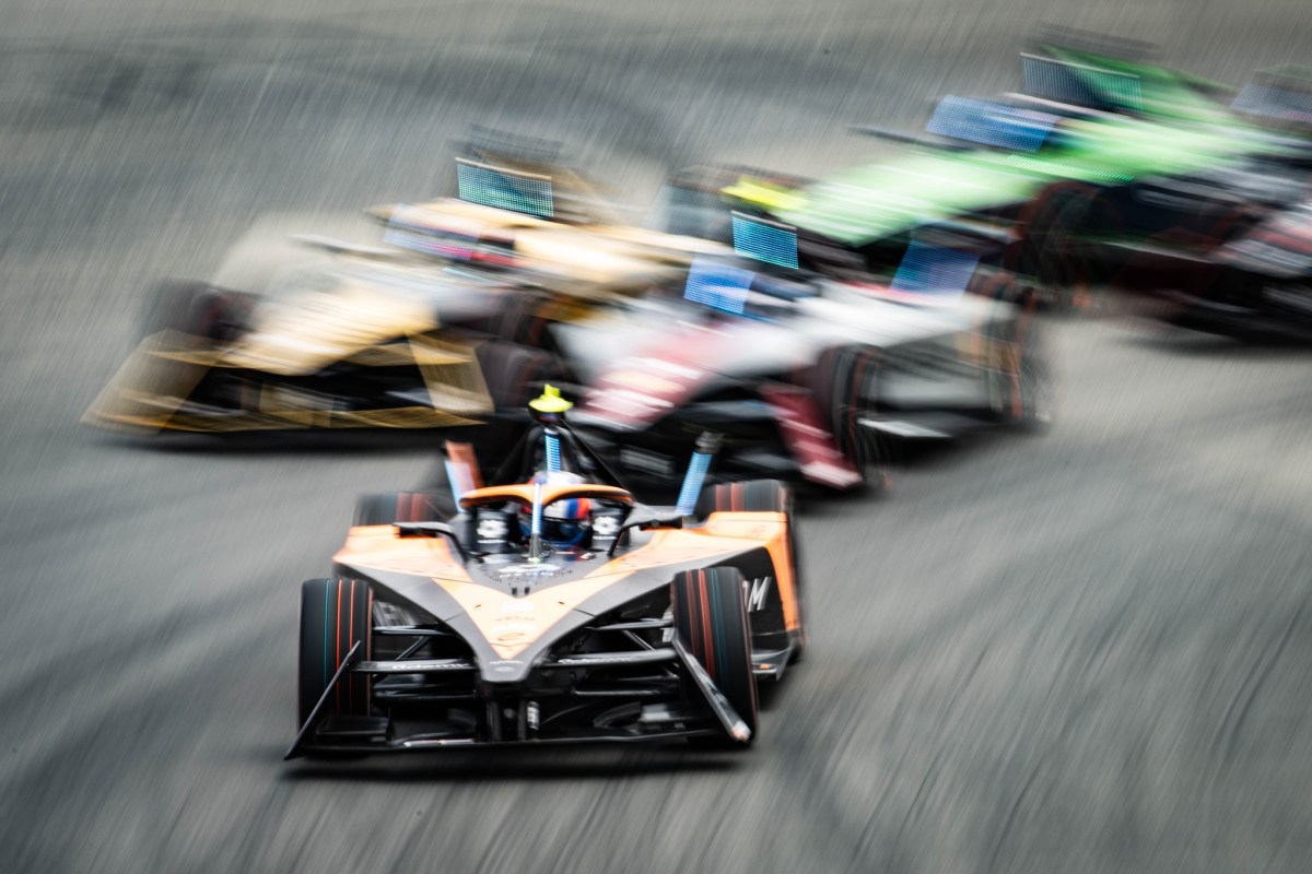 Hughes é punido por batida em Mortara e perde 3 posições no grid do eP de Londres 1